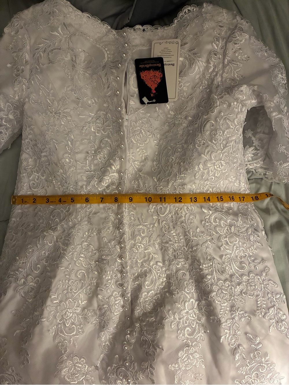 Elegant White Lace A-line Bridal Gown size M (6-8) Scalloped Neck 3/4 sleeves - Picture 15 of 16